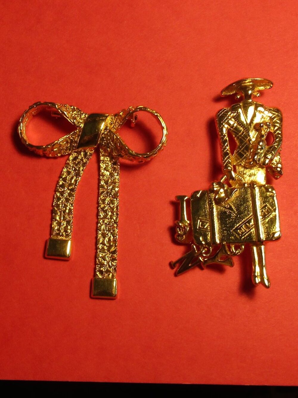 Lot 2 Vintage Gold-Tone Pin TRAVELLING LADY HOLDING POODLE AJC to NY & LA + BOW